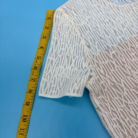 Akris Women’s Stretch Lace Short Sleeve Ivory Top Blouse Size 8 - Picture 7 of 11